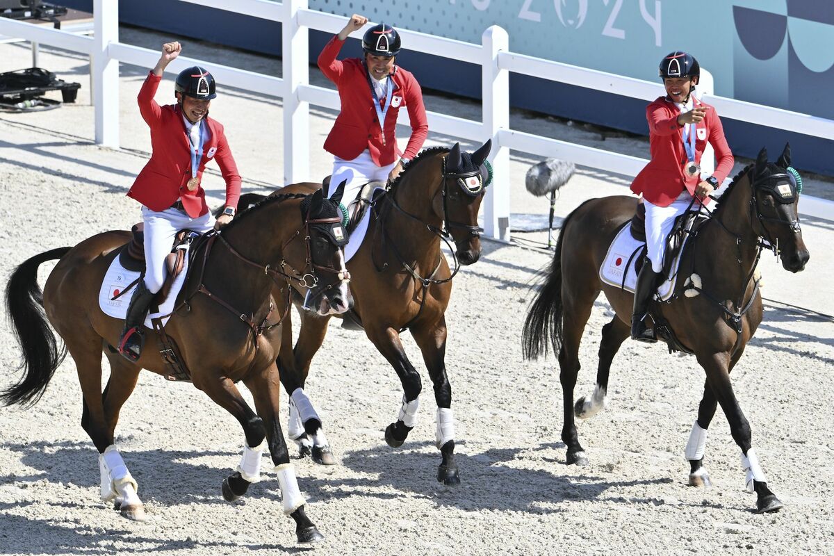 パリ五輪・総合馬術団体で日本が銅メダル獲得、「バロン西」以来、92年ぶりの快挙を成し遂げられた理由 パリ五輪・馬術団体、「初老ジャパン」銅メダルへの道のり・前編(2/3)  | JBpress (ジェイビープレス)