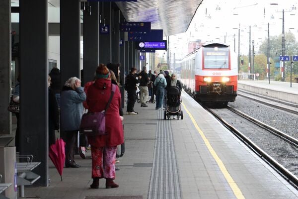 フォアアールベルク州・ドルンビルンを走る電車。人口5万人の都市だが公共交通は充実している