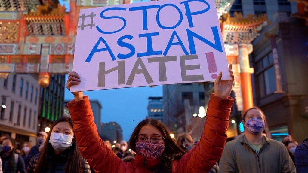 「アジア系アメリカ人の女性でいること、それだけで怖い」　マッサージ銃撃事件受け抗議デモ