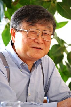 西村吉雄氏／前田せいめい撮影