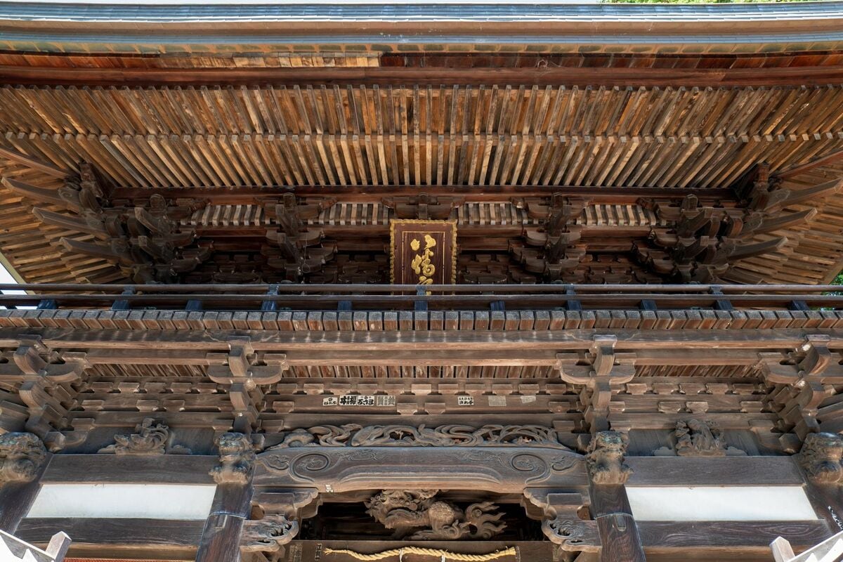 近江八幡の地名の由来とされる日牟禮八幡宮、かつて信長も参加していた