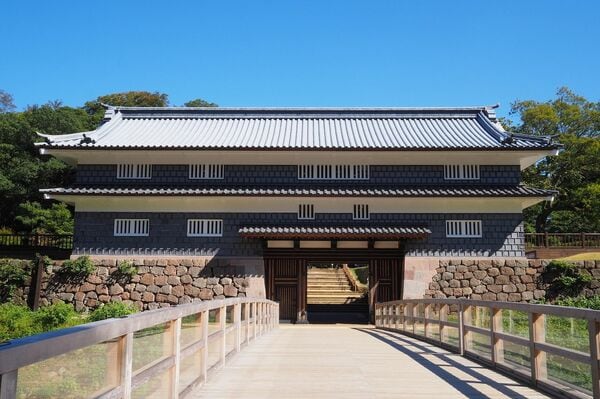 天守はなくても見どころ満載、前田利家が加賀百万石の居城として築いた