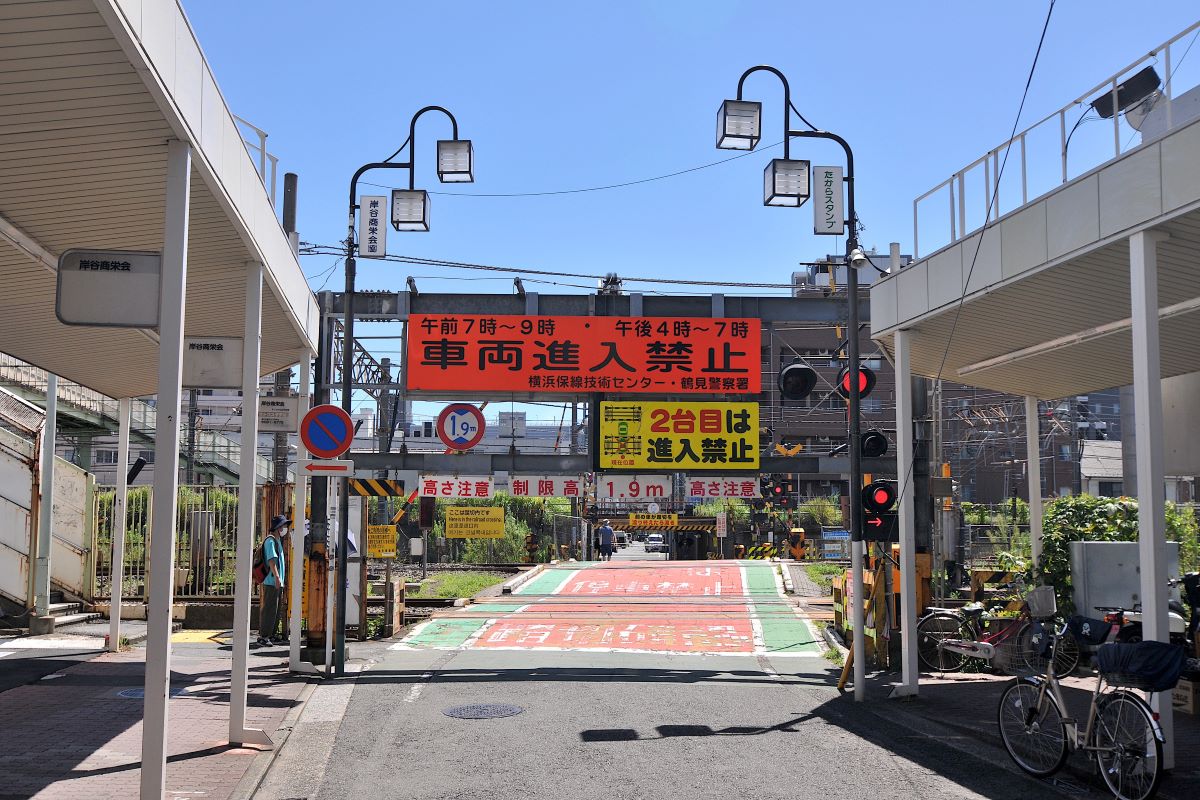 開かずの踏切”事故はなくせるか？政府・地方自治体が取り組む踏切の安全対策、立体交差化がなかなか進まない理由(1/5) | JBpress  (ジェイビープレス)