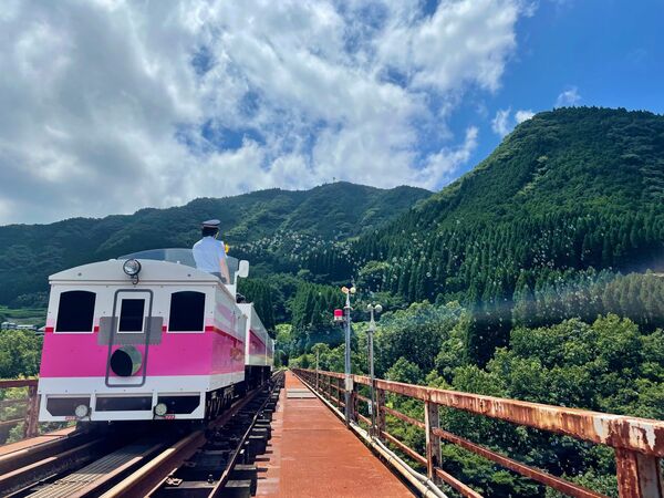 廃線トンネル走る“カート”が人気、高千穂あまてらす鉄道が年間15万人を