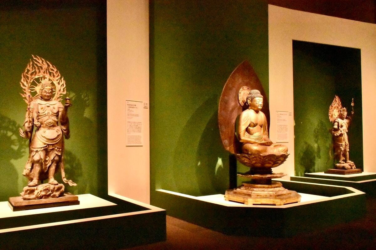 浄瑠璃寺の九体阿弥陀のうち1体ほか、平安時代の仏像を東京で拝む貴重