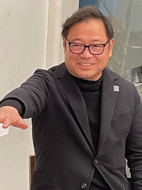 笹本裕（ささもと・ゆう）
1964年、タイ・バンコク生まれ。88年獨協大学法学部卒業後、リクルートに入社。
99年に独立。2000年MTVジャパン取締役COOに就任。2007年マイクロソフトに入社、2014年ツイッタージャパン代表取締役に就任して9年間で本国アメリカに次ぐ事業規模を築く。2024年2月、DAZN Japan CEO兼アジア事業開発に就任。世界的に多様化するスポーツ、エンターテイメント界の、日本でのマーケットリーダーとしてのポジションを確固たるものとしながら、アジアパシフィック（APAC）への拡大、DAZN Taiwanの事業成長を担う。