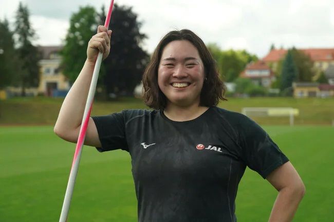 祝！パリオリンピックやり投げ金メダル　北口榛花　直筆サイン色紙 女子やり投げ金メダル北口榛花の〝奇跡の一枚〟に大きな反響