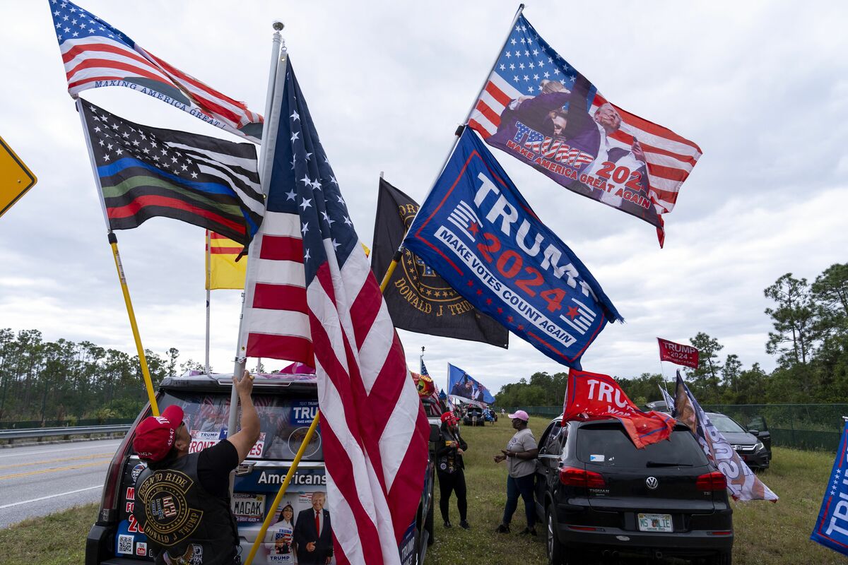 メシア様愛用のトランプ トランプ大統領と仲介国首脳 ガザ地区の和平めぐる文書に署名 | NHK