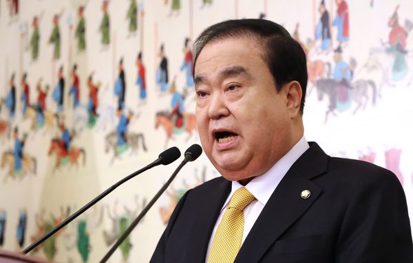 天皇が謝罪を 発言の文議長 なぜ鳩山氏に謝罪 韓国政界屈指の戦略家が元総理にいまごろ 遺憾の意 の真意 1 3 Jbpress Japan Business Press