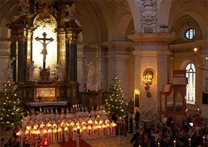 聖ルシア祭に見る移民社会の苦悩 試されるスウェーデンの寛容さ～北欧