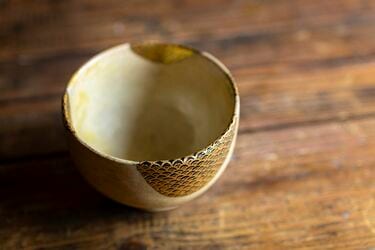写真ギャラリー1枚め｜世界中が注目する「金継ぎ＝Kintsugi」、日本人