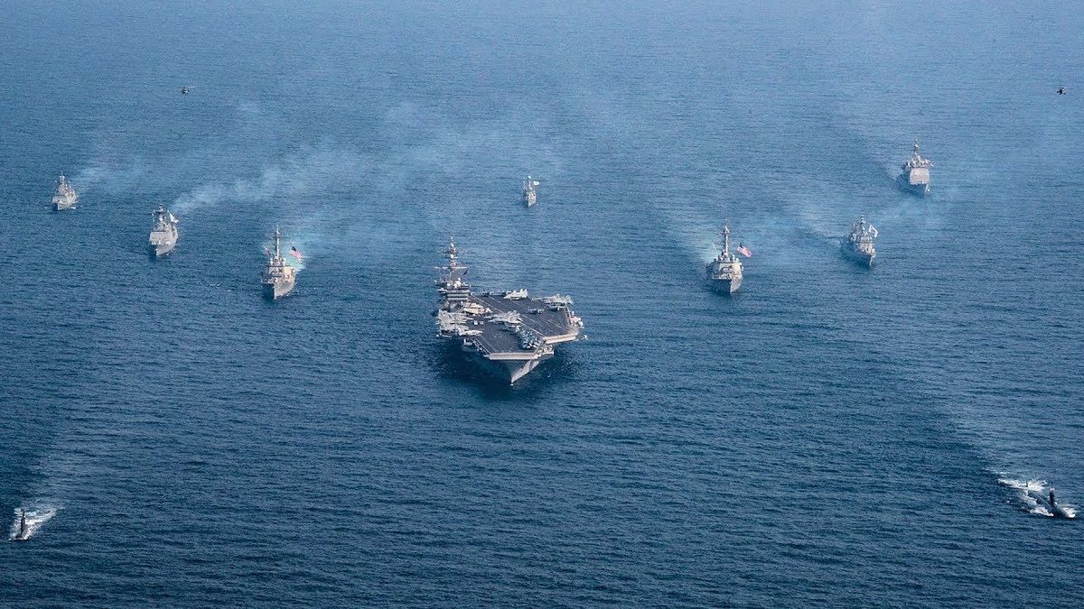 肩を落とす米海軍、政権交代で国防費削減は必至　中国海軍と戦わずして消え去りそうな米海軍・355隻艦隊