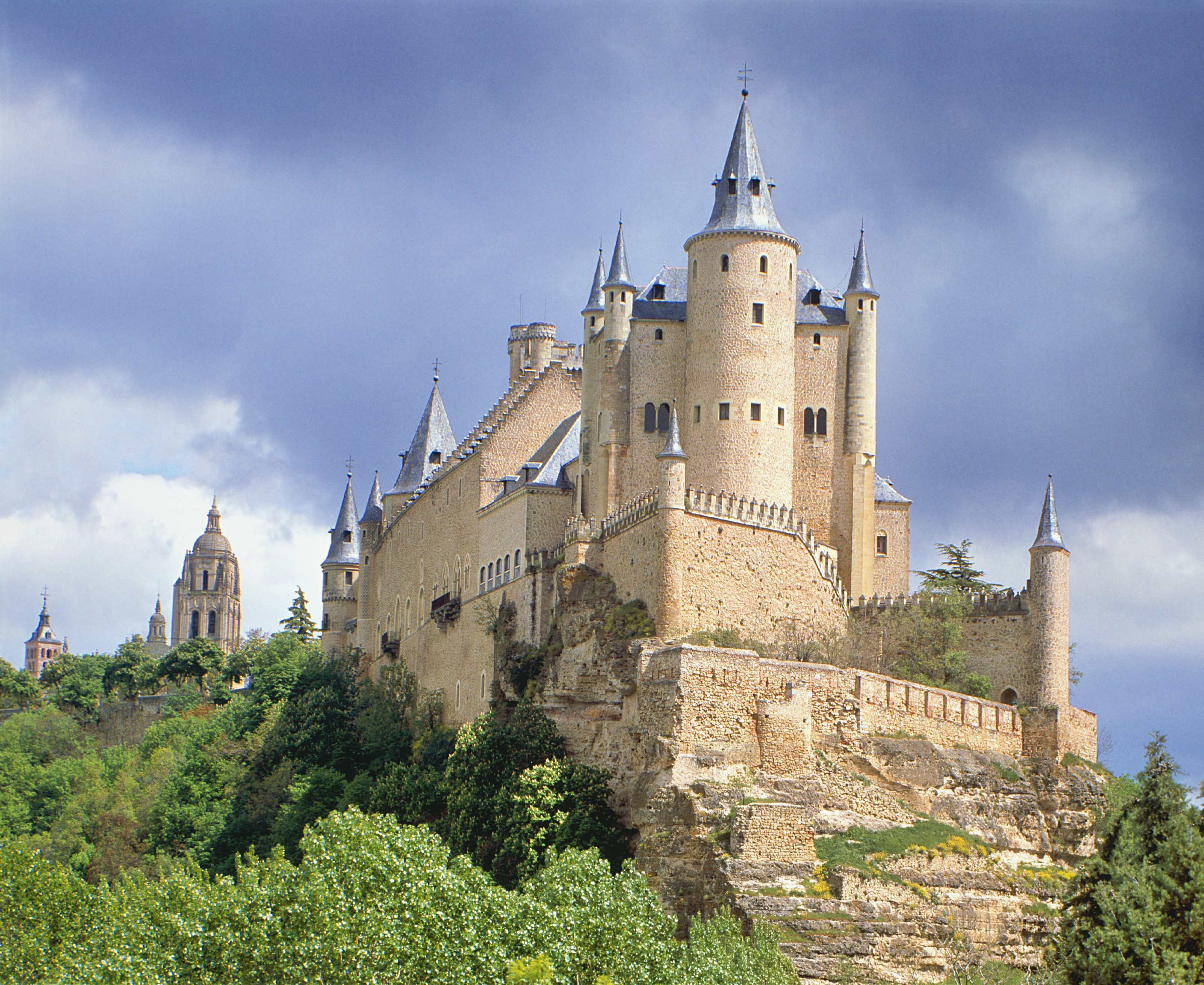 白雪姫のモデル、近代スペイン幕開けの城アルカサル世界の美しい城（第4回） - 豊かに生きる