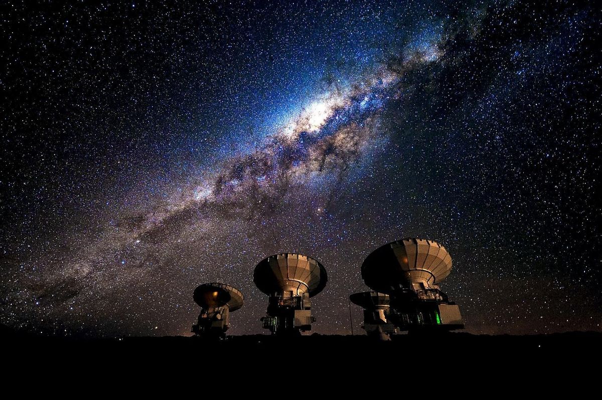 ブラックホール撮影を成功に導いた日本人の 魂 南米チリの アルマ 望遠鏡にかけた ある日本人天文学者の物語 1 5 Jbpress Japan Business Press