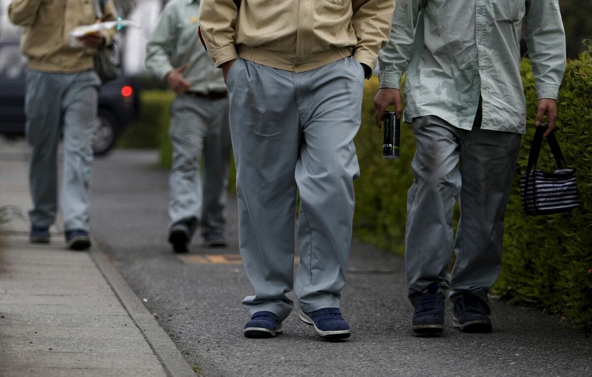 顔出し奴隷画像 現代の“奴隷労働”とされる技能実習制度、政府の議論は何が間違っているのか 【前編】技能実習制度廃止に向けた有識者会議の中間報告が抱える問題点(1/4)  | JBpress (ジェイビープレス)