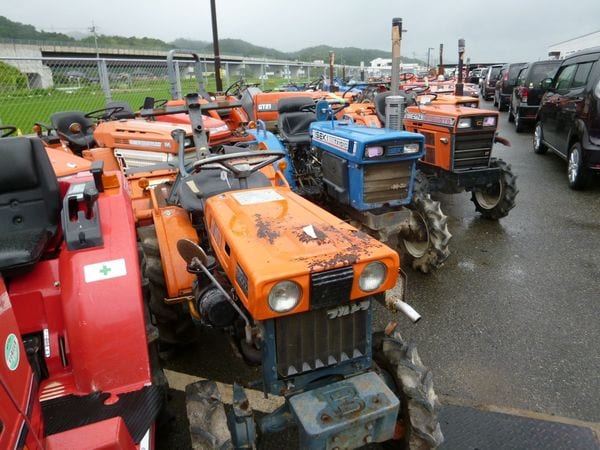 カスタムペイントトラクター その③ | 中古農機屋さんのブログ
