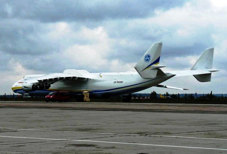 ロシアが破壊した世界最大の飛行機「アントノフAn-225」 主翼や部品を製造するメーカーがなく、雄姿はもはや拝めず | JBpress (ジェイビープレス)