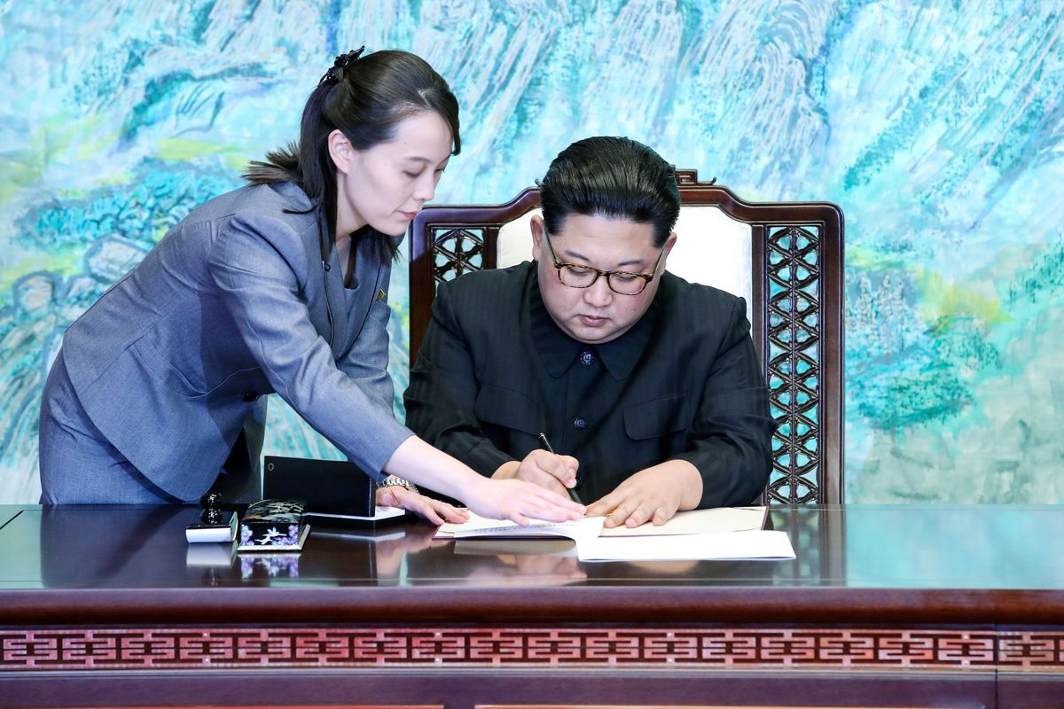 金与正 金与正の恫喝に屈服の韓国、いずれ南北で対日攻勢に 国の将来より左派政権維持に執心の文在寅、そこに付け入る金正恩(1/5) | JBpress  (ジェイビープレス)