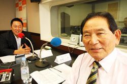「マット安川のずばり勝負」ゲスト:田中慶秋/前田せいめい撮影
