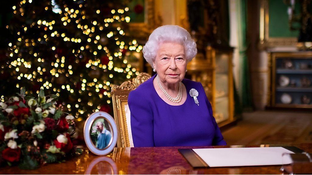 【全訳】エリザベス英女王、クリスマスのあいさつ　「あなたはひとりではありません」
