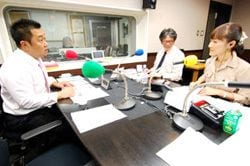 「マット安川のずばり勝負」スタジオ風景／マット安川、西村幸祐、加藤知華／前田せいめい撮影