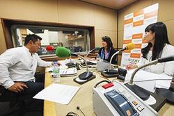 「マット安川のずばり勝負」スタジオ風景／マット安川、池内ひろ美、加藤知華／前田せいめい撮影