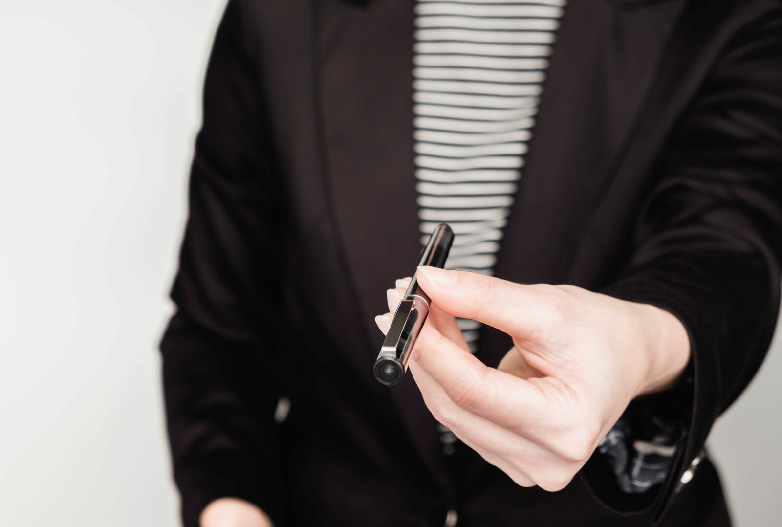 このペンを1万円で売ってみて」はなぜ悪問か グーグルがフェルミ推定を