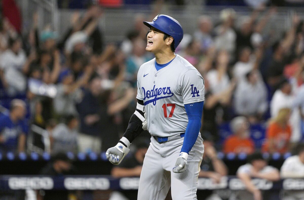 大谷翔平「50―50」、史上初の快挙に新聞各紙は苦心…大谷の取材
