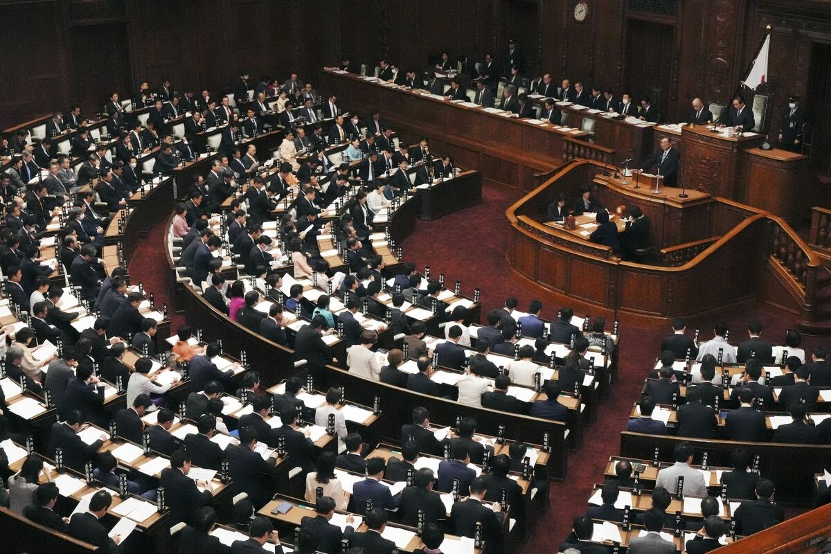 借金まみれ」予算案、過去最大115兆円に透ける日本の懐事情…賃金停滞と物価上昇で市民も無関心ではいられない 【やさしく解説】一般会計予算とは(1/4)  | JBpress (ジェイビープレス)