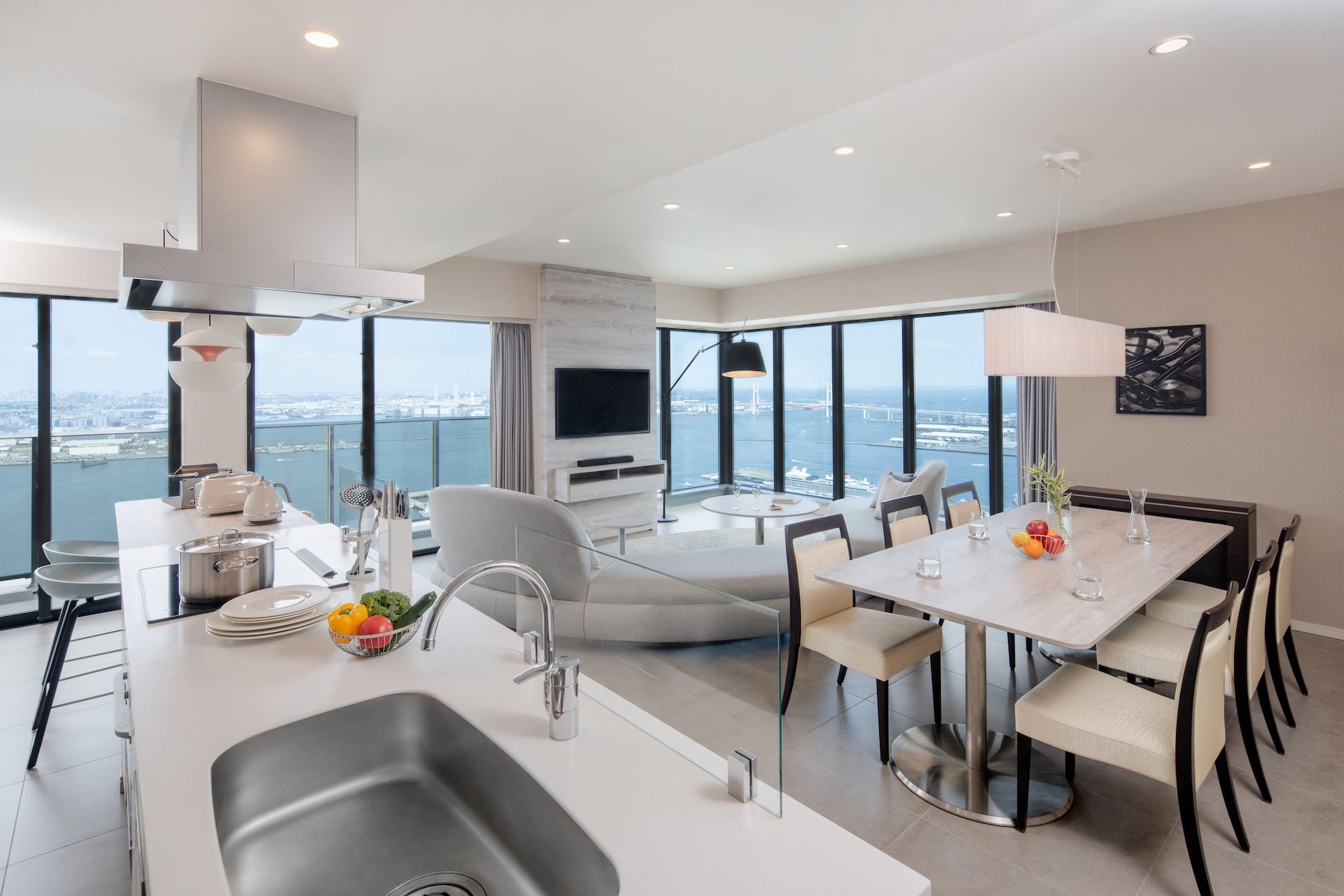 横浜の眺望と街歩きを楽しむ滞在型ホテル「OMO5横浜馬車道 by 星野