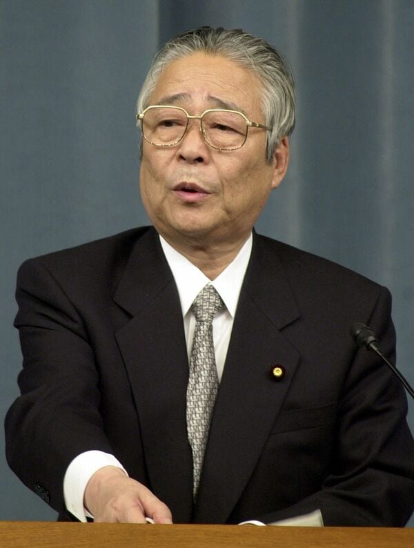 故・青木幹雄氏。小渕内閣や森内閣で官房長官を歴任した(写真:AP/アフロ)