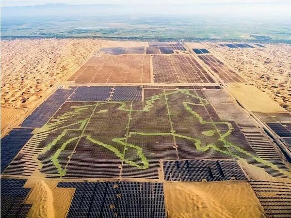 中国電力大手の国家電力投資集団が建設した太陽光発電所「駿馬」（資料写真：新華社）
