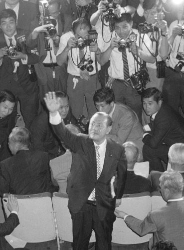 写真ギャラリー1枚め｜【10万円商品券問題】「ミニ角栄」にもなれずに