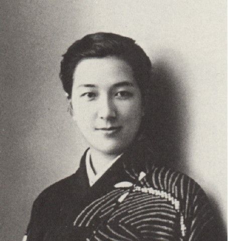 茨木のり子（昭和21年撮影、写真：Public domain, ウィキメディア・コモンズ）