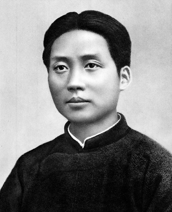 中国共産党初の党大会、議論についていけずただ黙り通した毛沢東 100