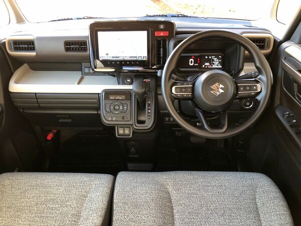 新型スペーシアのインテリア（写真：桃田健史）