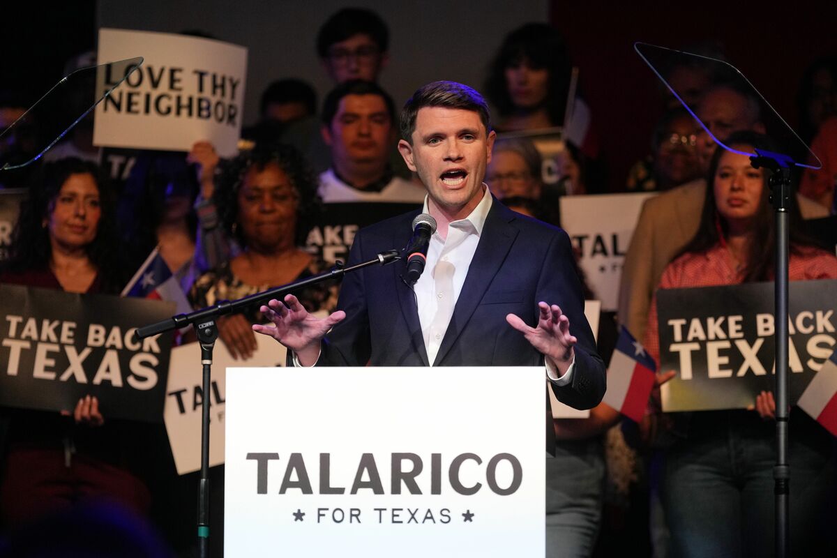 トランプとタラリコがテキサス州ラボックで選挙戦最終盤の遊説を開催