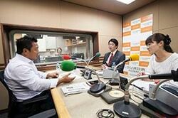 「マット安川のずばり勝負」スタジオ風景／マット安川、遠藤宣彦、加藤知華／前田せいめい撮影