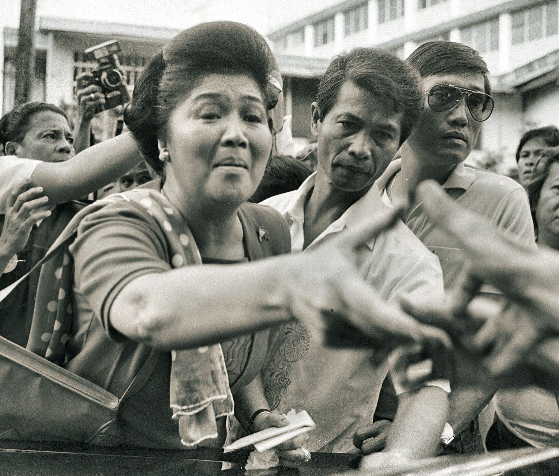 フィリピン新大統領にどうしてもついて回る 父マルコスと母イメルダ の記憶 1986年 二月革命 で目撃した歴史の転換点とボンボン マスコスの原点 5 6 Jbpress ジェイビープレス