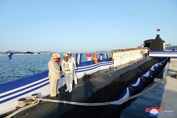 北朝鮮初の戦術核攻撃型潜水艦「金君玉英雄」型