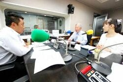 「マット安川のずばり勝負」スタジオ風景／マット安川、池東旭、加藤知華／前田せいめい撮影