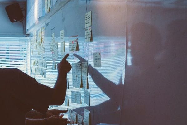 会社や業界の常識を一度白紙に戻して、新しい時代のビジネスを考える力が必要
(PHOTOGRAPH BY Startaê Team / UNSPLASH)