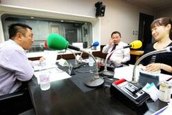 「マット安川のずばり勝負」スタジオ風景／マット安川、石平、加藤知華／前田せいめい撮影