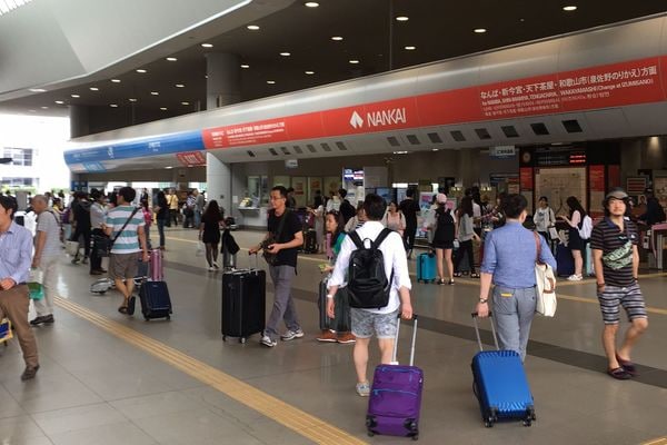 関西 空港 スーツ 販売 ケース