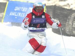 美人画」にも才を発揮した葛飾北斎、重文《潮干狩図》など自身の作品に