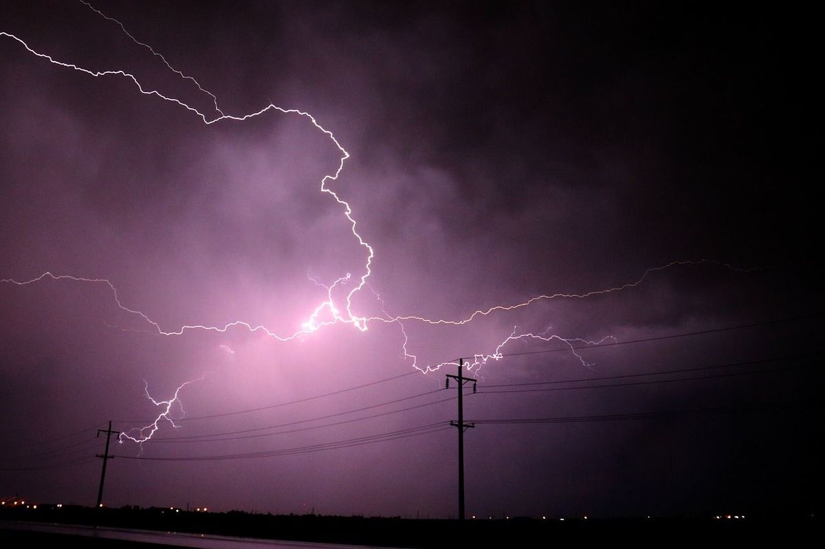 反物質 も生成 雷雲は核反応の舞台だった 冬の遠雷から検出された驚きの現象 1 4 Jbpress ジェイビープレス