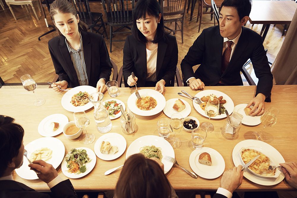 こうして軽減していた「誰かと食事」の心理的負担 ビジネスパーソンの孤食と共食が意味するもの(前篇)(1/3) | JBpress (ジェイビープレス)