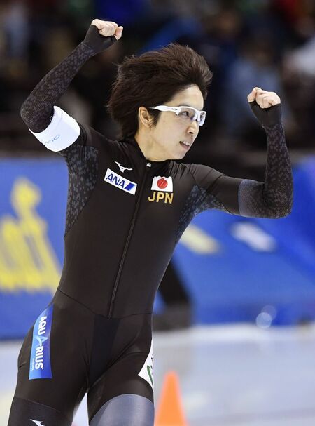 2017年12月11日、スピードスケートワールドカップ第4戦で、女子1000mを1分12秒09の世界新で制した（写真：共同通信社）