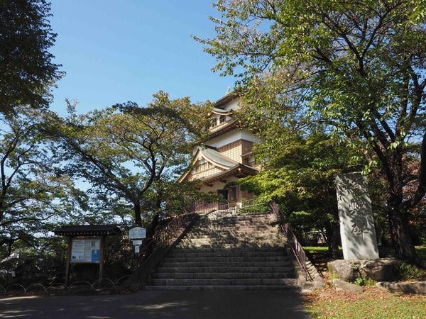 諏訪の浮き城・高島城の北向き天守を上手く撮る方法 気まぐれ城