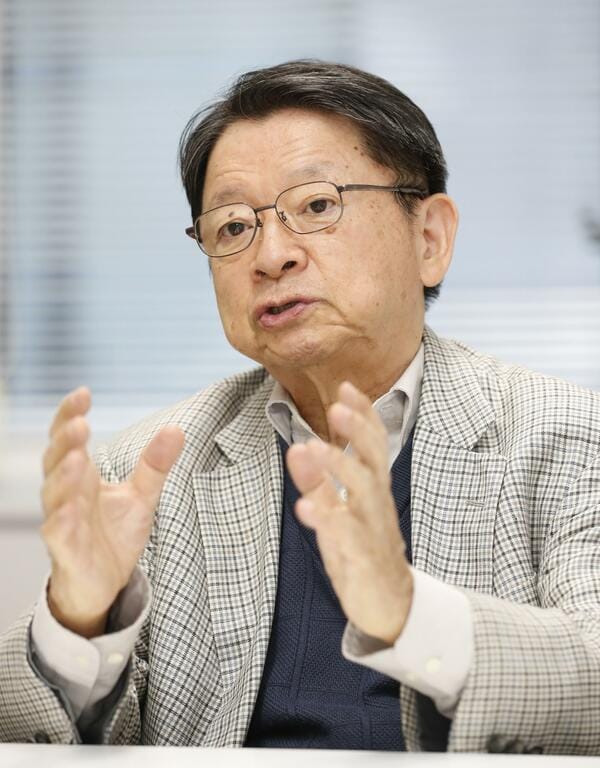 片山善博氏：大正大学地域構想研究所長。1951年、岡山市生まれ。東京大学を卒業後、自治省に入り鳥取県総務部長などを歴任。1999年、鳥取県知事に初当選。2007年まで２期務める。2010年9月、菅直人内閣で総務相。2022年より現職（写真：共同通信社）